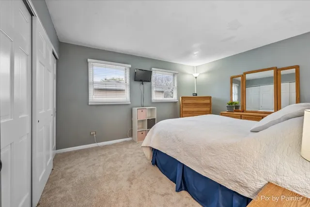 $375,000 | 890 Greenfield Avenue, South Elgin, IL 60177