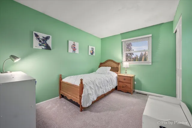 $375,000 | 890 Greenfield Avenue, South Elgin, IL 60177