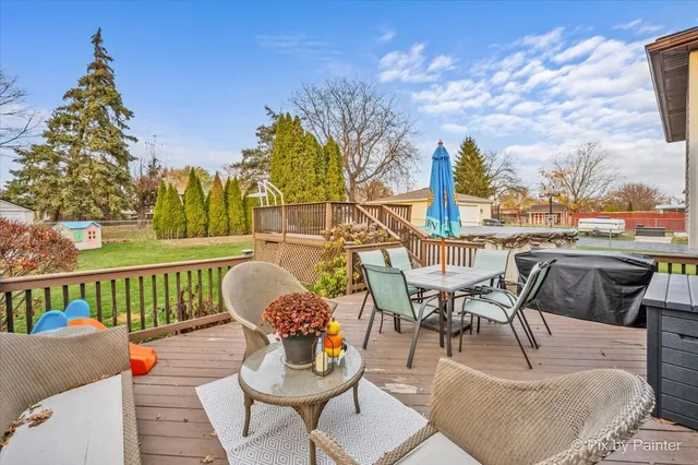 $375,000 | 890 Greenfield Avenue, South Elgin, IL 60177