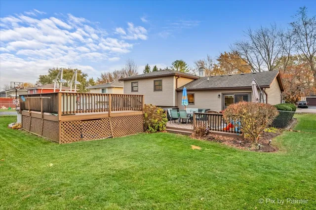 $375,000 | 890 Greenfield Avenue, South Elgin, IL 60177