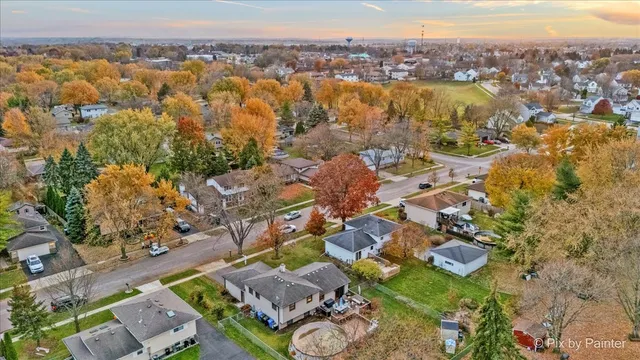 $375,000 | 890 Greenfield Avenue, South Elgin, IL 60177