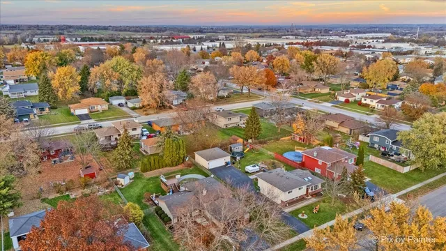 $375,000 | 890 Greenfield Avenue, South Elgin, IL 60177