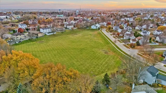 $375,000 | 890 Greenfield Avenue, South Elgin, IL 60177