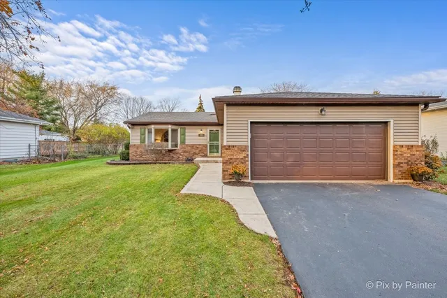 $375,000 | 890 Greenfield Avenue, South Elgin, IL 60177