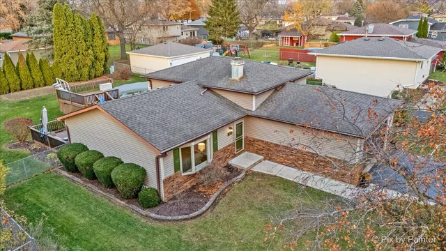 $375,000 | 890 Greenfield Avenue, South Elgin, IL 60177