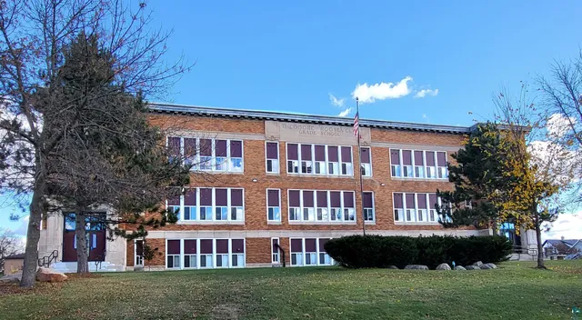 $1,350 | 400 1st Avenue Southwest | Chisholm
