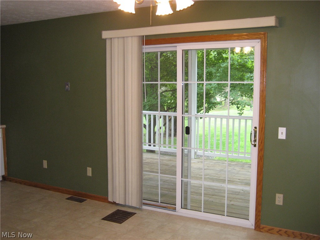 8690 Yoder Road Wadsworth, OH 44281 - Photo 6 of 20