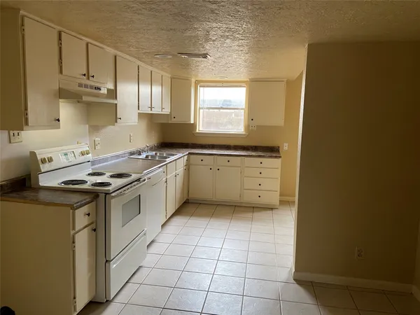 $1,400 | 4211 Benard Court, Pasadena, TX 77503