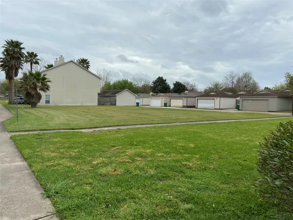 $1,400 | 4211 Benard Court, Pasadena, TX 77503