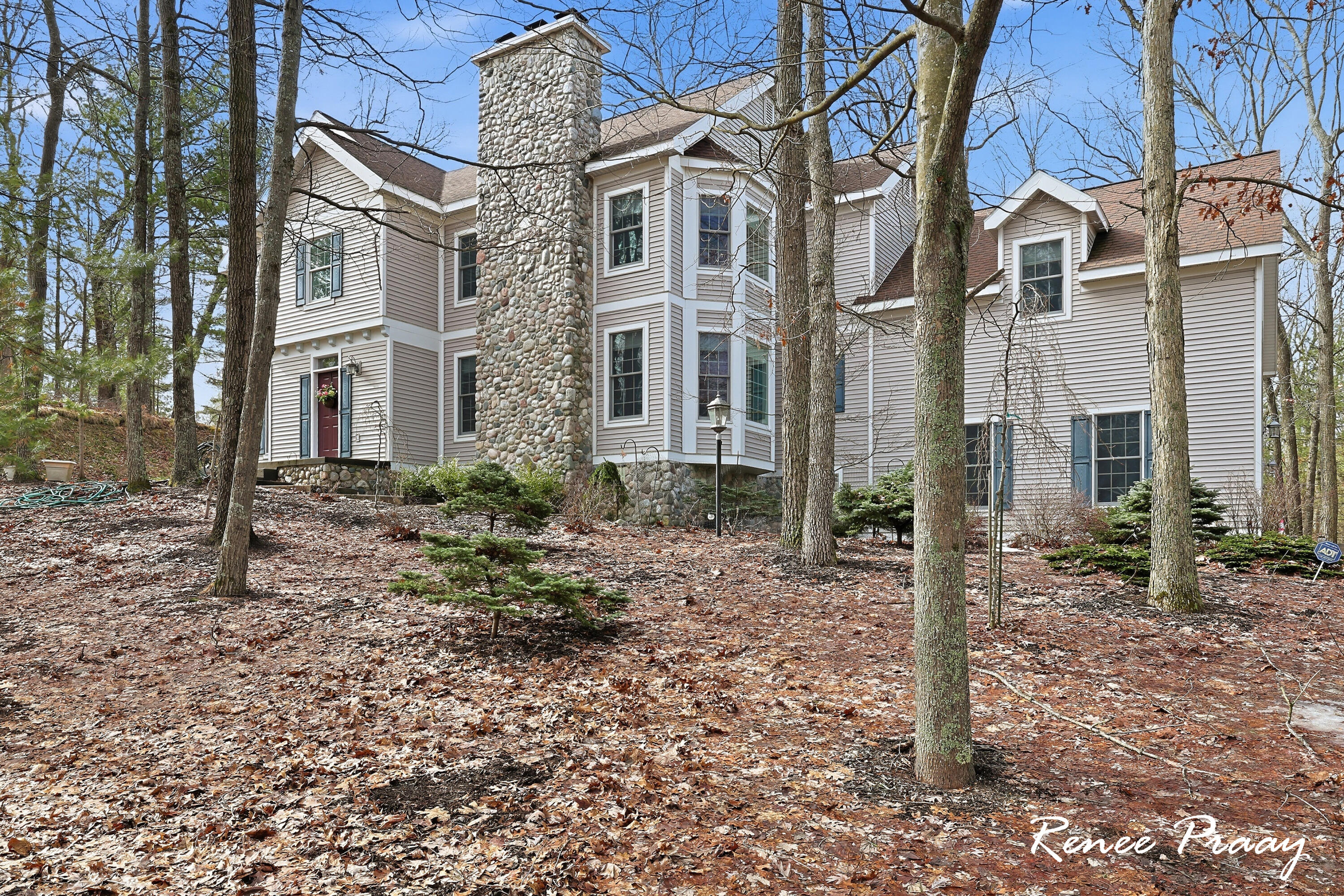 5439 Shawnee Road Pentwater, MI 49449 - Photo 2 of 49 IMG_9127