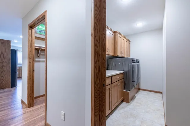 $425,000 | 932 Oak Pond Court, Sartell, MN 56377