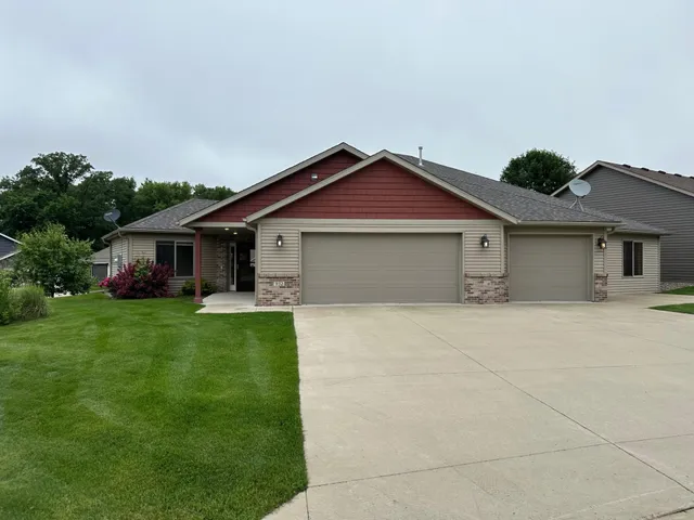 $425,000 | 932 Oak Pond Court, Sartell, MN 56377