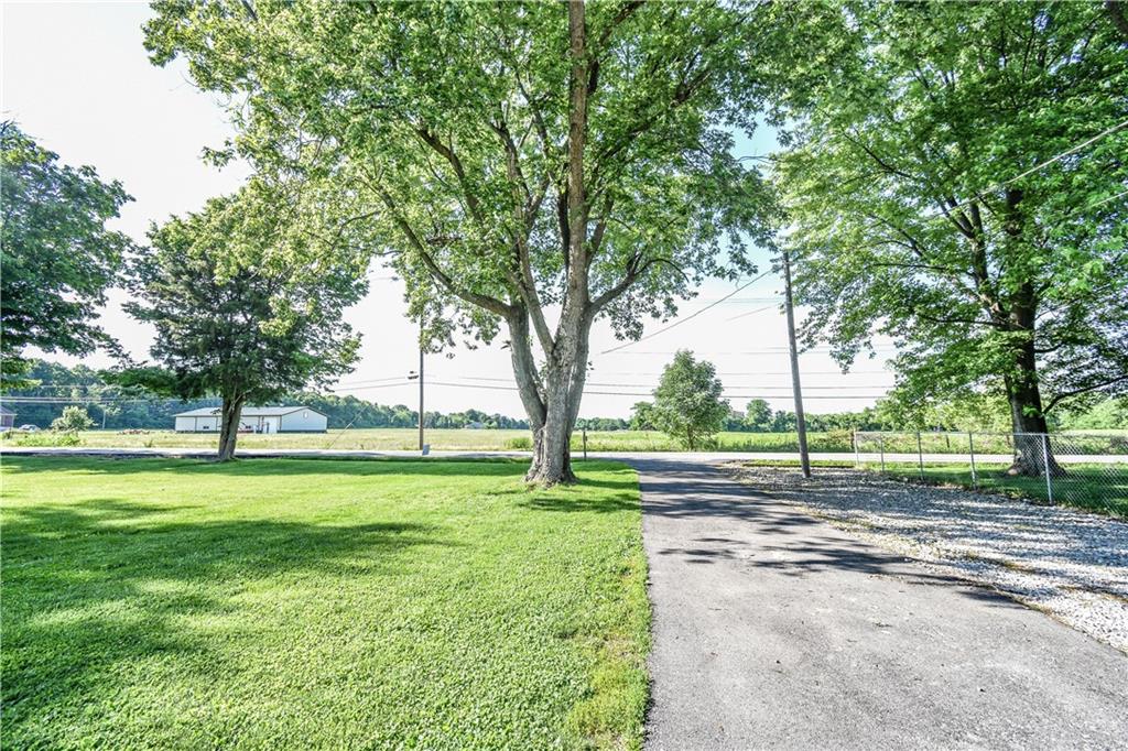 7153 West Ralston Road Indianapolis, IN 46221 - Photo 3 of 33 Gallery Image 3