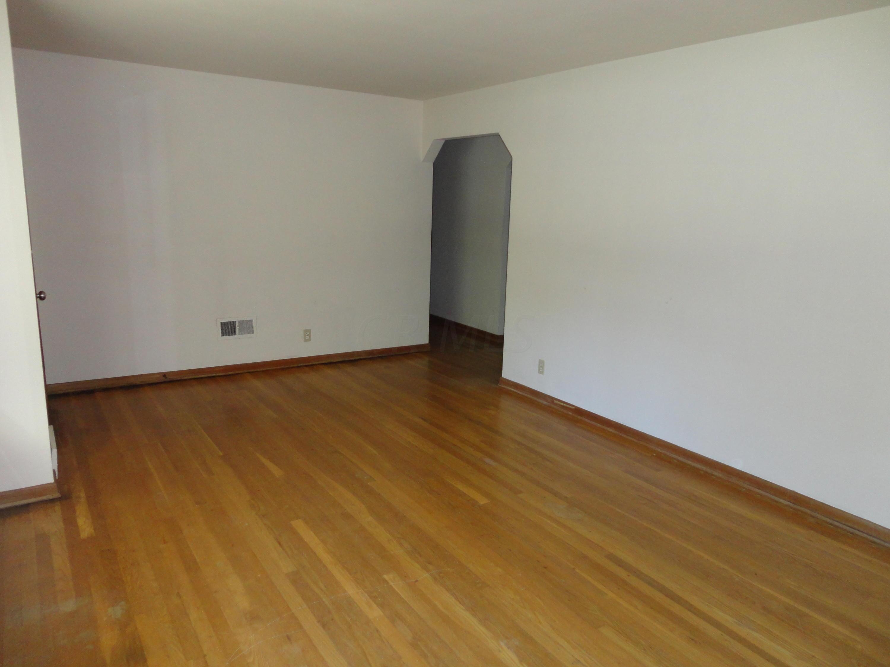 1954 Milden Road Columbus, OH 43221 - Photo 8 of 33