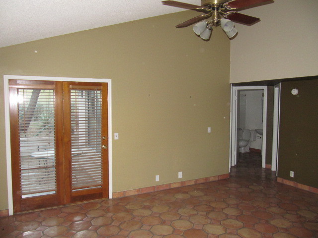 1639 East Wagoner Road Phoenix, AZ 85022 - Photo 3 of 3 Family Room