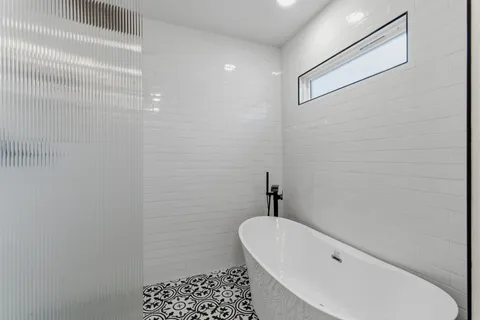 $425,000 | 1812 10th Avenue North, Nashville, TN 37208