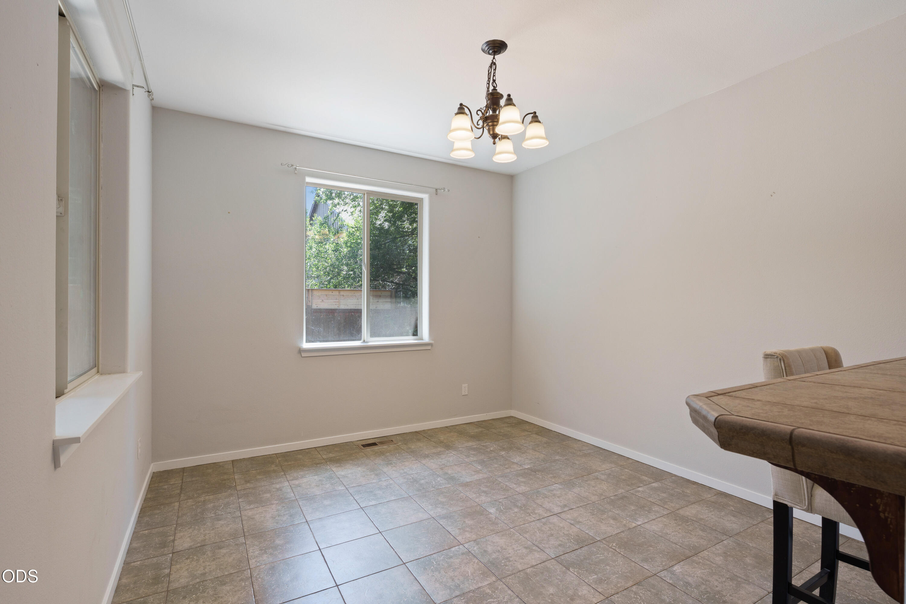 21177 Ritz Place Bend, OR 97702 - Photo 10 of 34