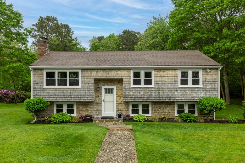 13 Shagbark Road Forestdale, MA 02644 - Photo 2 of 38 Gallery Image 2