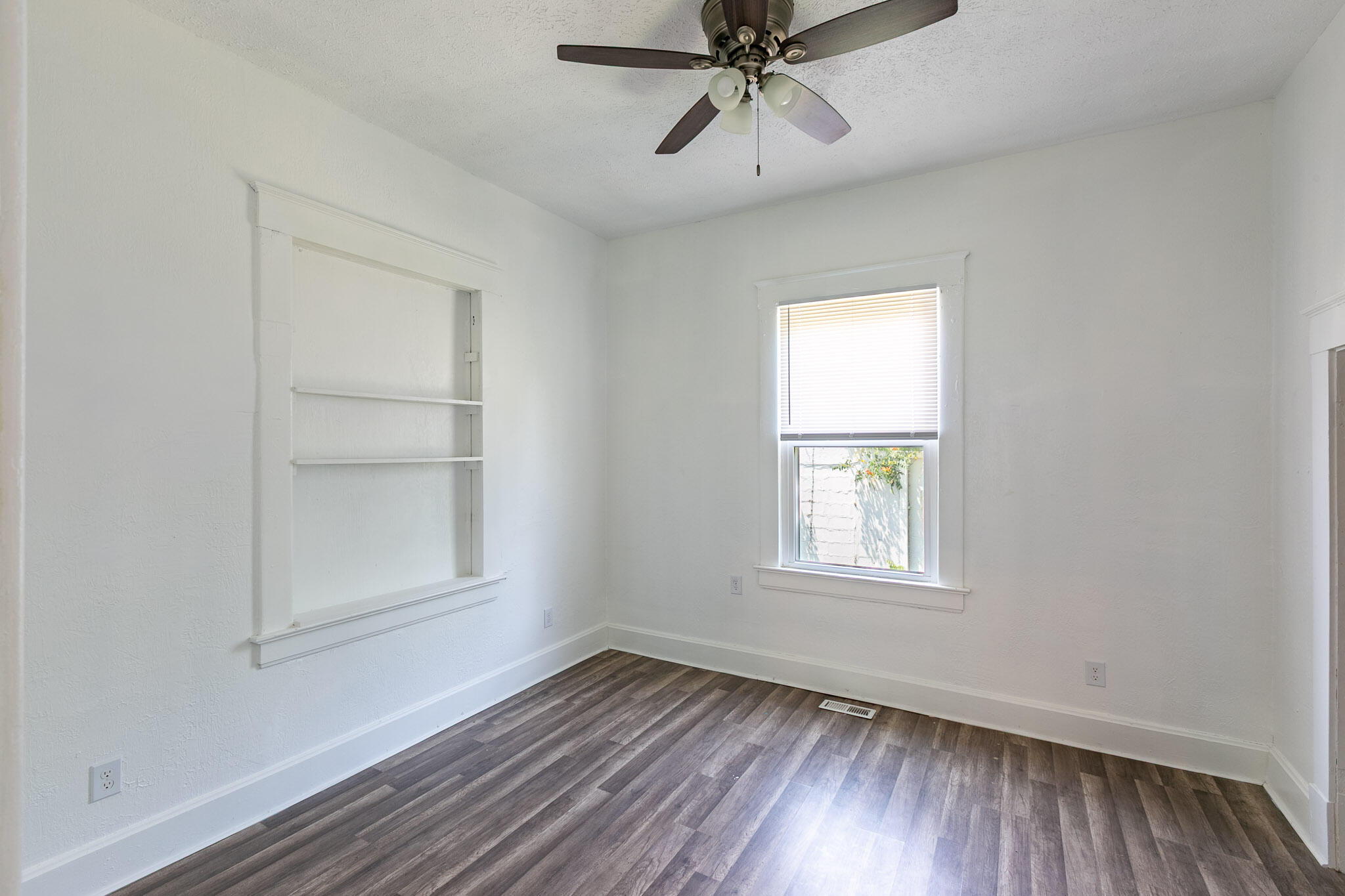 2121 West College Street Springfield, MO 65806 - Photo 12 of 24 AI4A2736-HDR