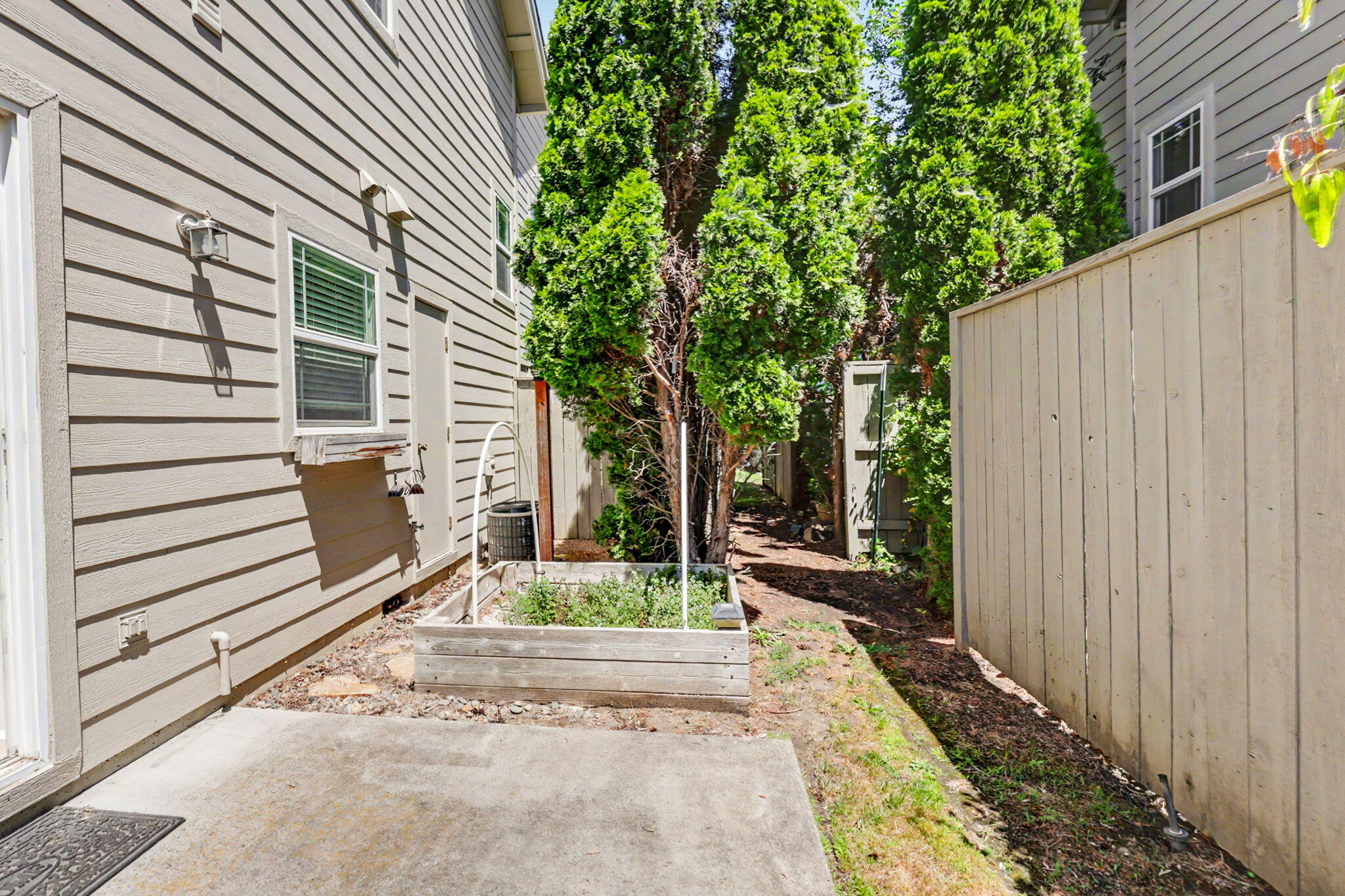 228 Talent Avenue, Unit 4 Talent, OR 97540 - Photo 6 of 23 Back patio