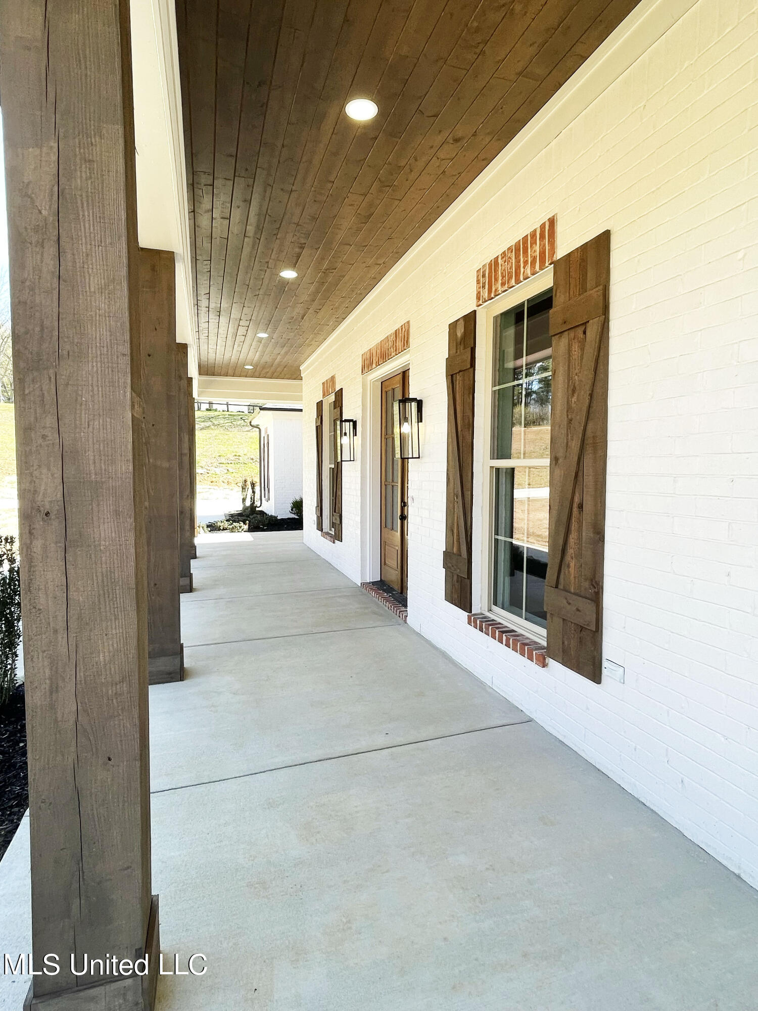 8669 Cole Road Olive Branch, MS 38654 - Photo 8 of 48 IMG_5153