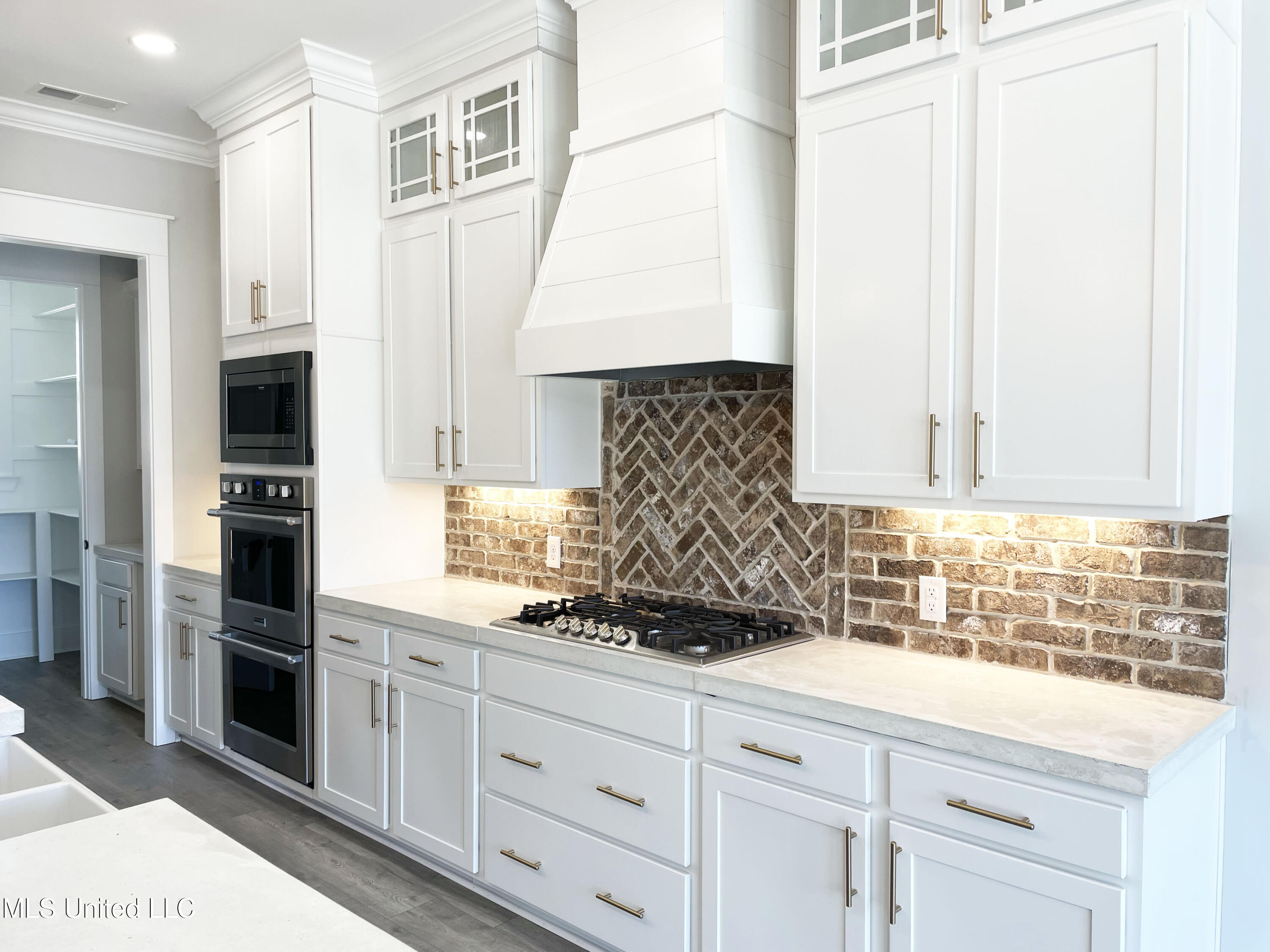 8669 Cole Road Olive Branch, MS 38654 - Photo 10 of 48 IMG_5094