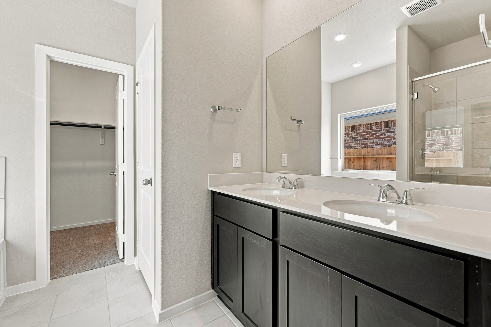 1907 Starlight Street Angleton, TX 77515 - Photo 19 of 37 Gallery Image 19