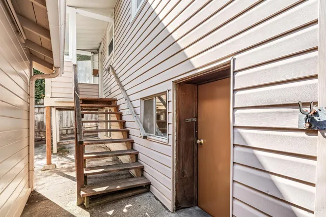 $899,000 | 820 Brown Street, Healdsburg, CA 95448