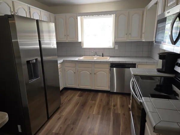 $2,100 | 1809 Tyndall Drive, Unit A, Tallahassee, FL 32304