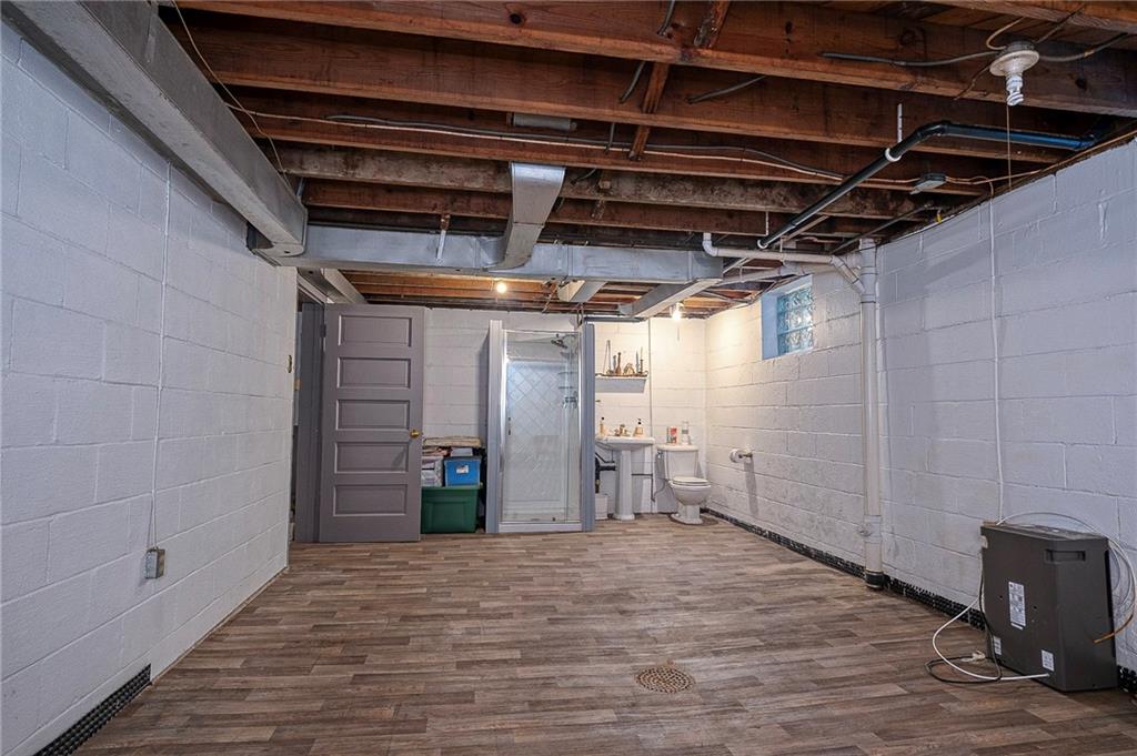 100 Cascade Road Pittsburgh, PA 15221 - Photo 22 of 30 The lower level features a bonus room with full second bathroom.