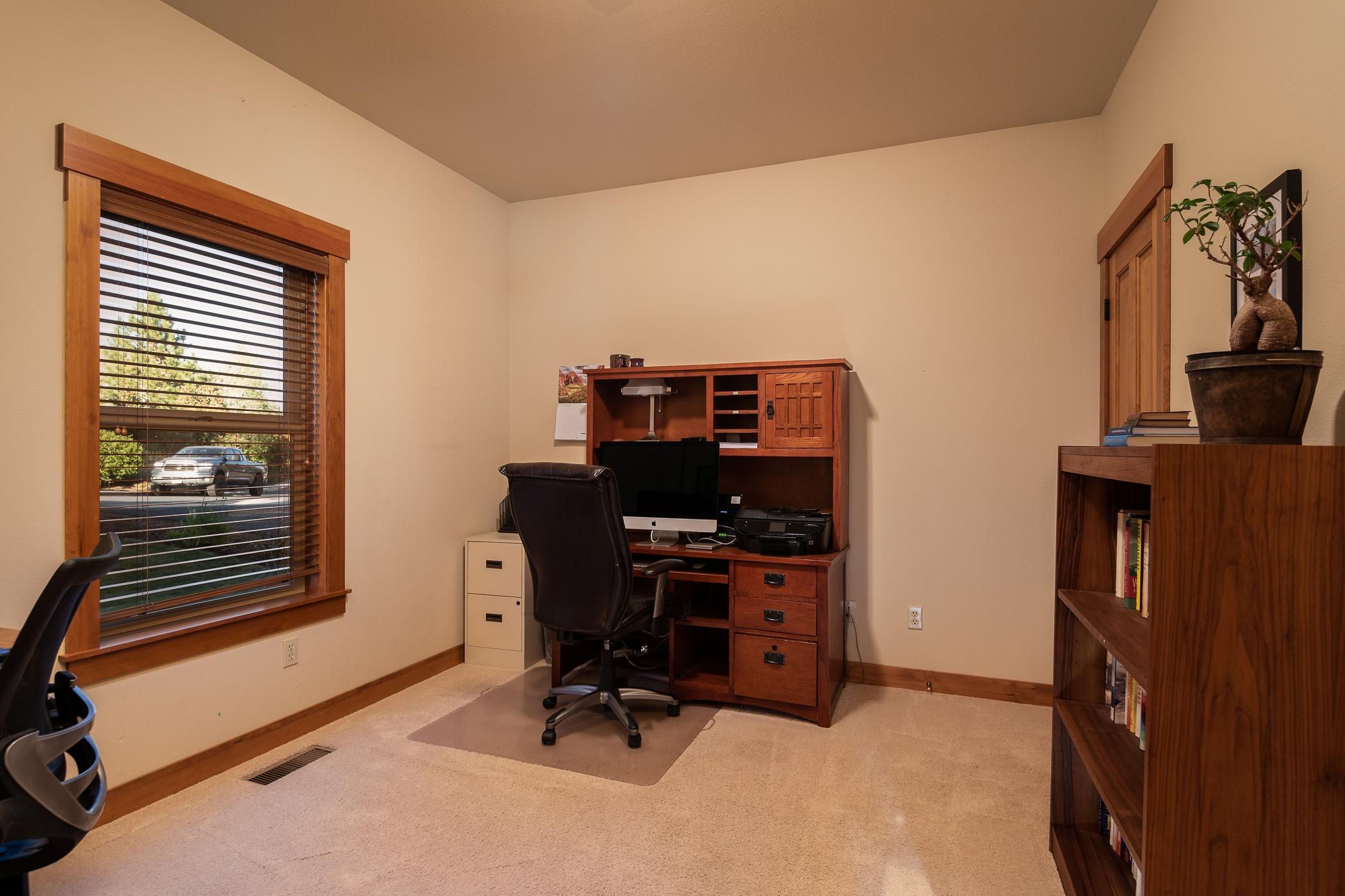61410 Linton Loop Bend, OR 97702 - Photo 17 of 29 batch_17OfficeLinton Loop_Natalie-17