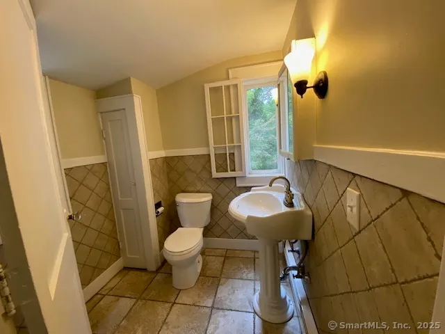 $4,200 | 623 Elm Street, Monroe, CT 06468