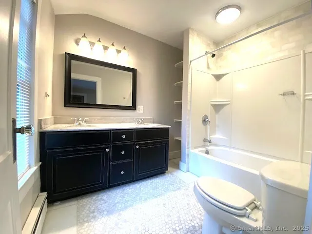 $4,200 | 623 Elm Street, Monroe, CT 06468