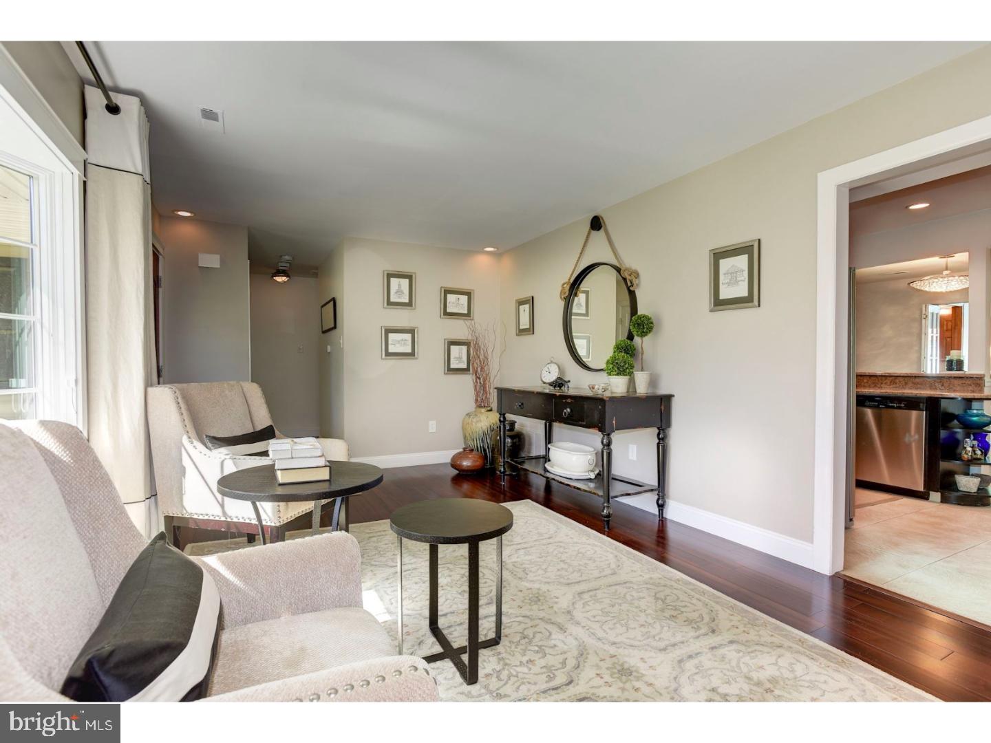 36 Freedom Road Sewell, NJ 08080 - Photo 7 of 25 Living Room