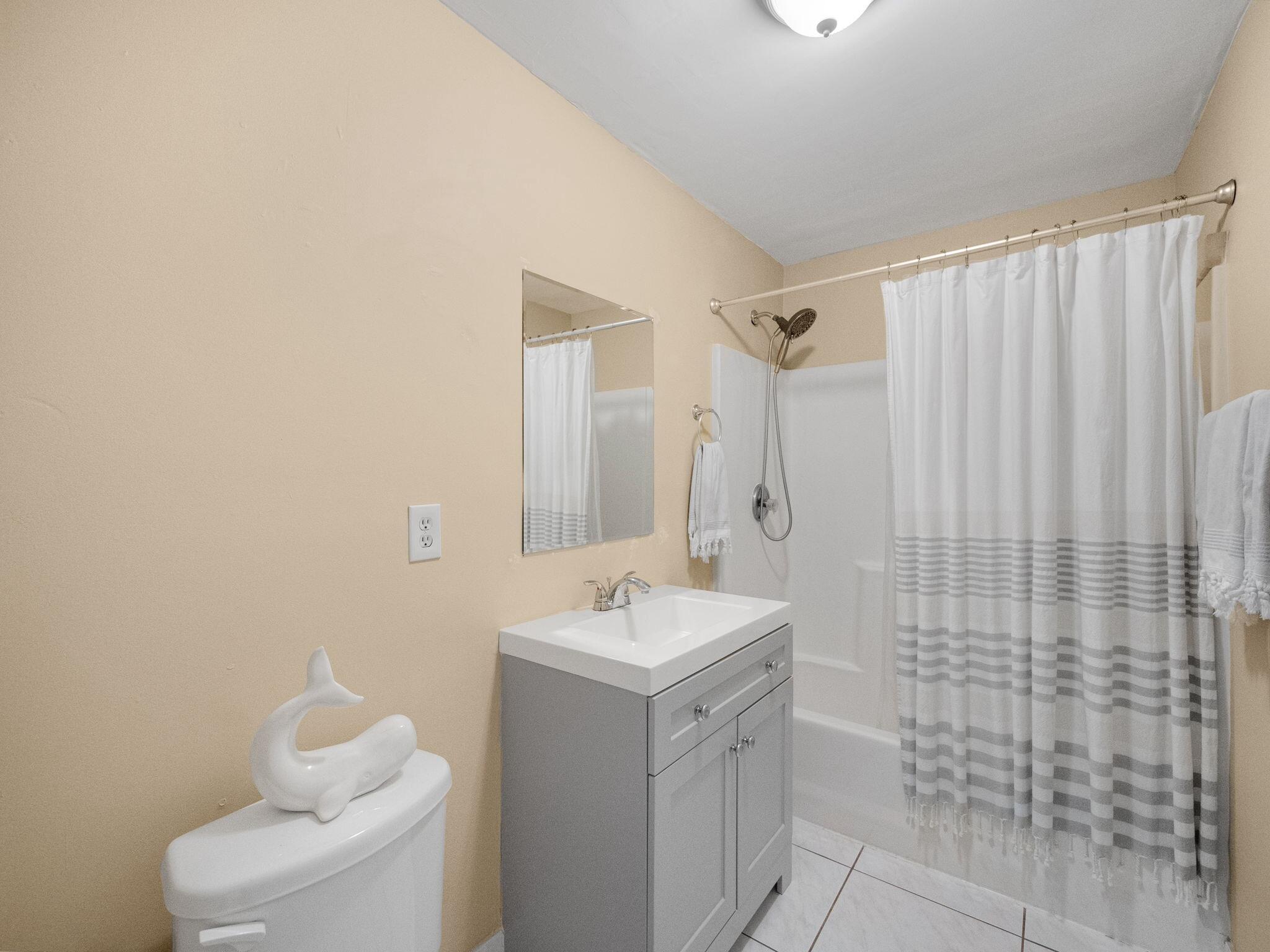 1309 Southeast Pathfinder Avenue Stuart, FL 34994 - Photo 11 of 13 Interior - Bathroom 1