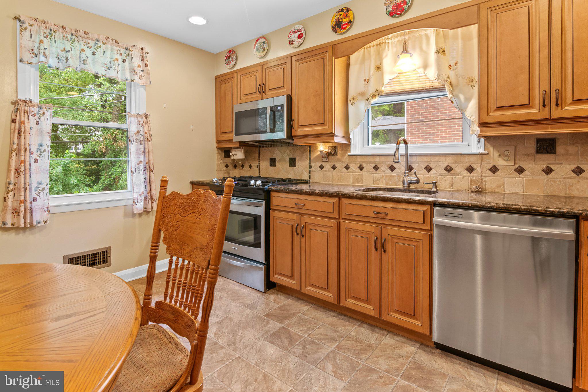 534 Brook Road Baltimore, MD 21286 - Photo 11 of 41 Updated Cabinets & Counters
