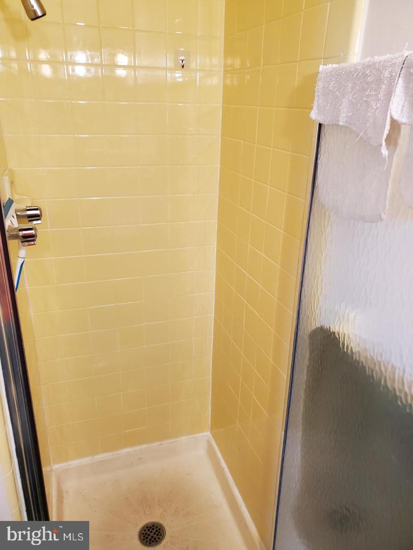 12032 Farwell Road Philadelphia, PA 19154 - Photo 21 of 34 Gallery Image 21