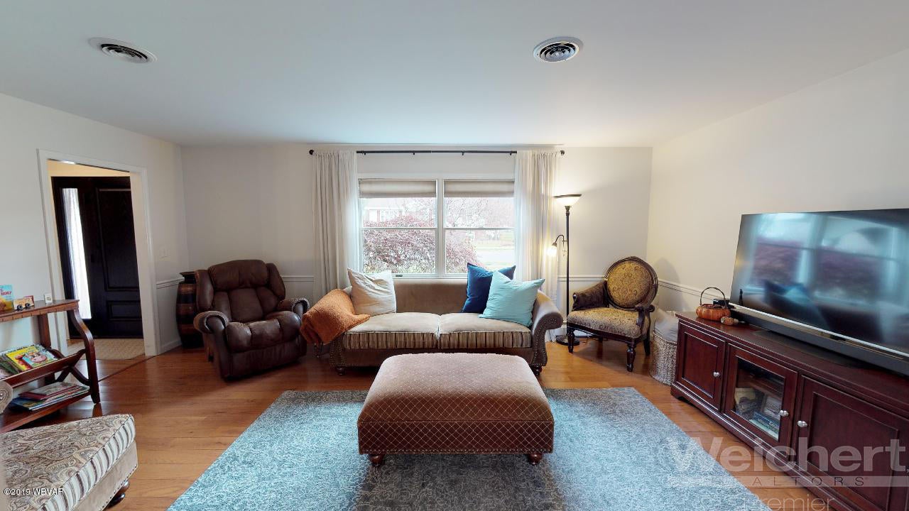 1104 Arthur Road Montoursville, PA 17754 - Photo 10 of 35 Living Room