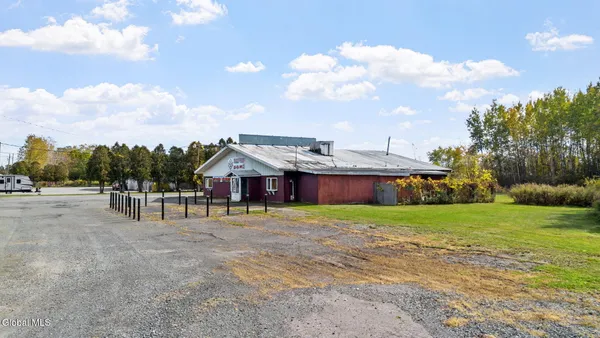 $951,900 | 46 Highway 146, Mechanicville, NY 12118