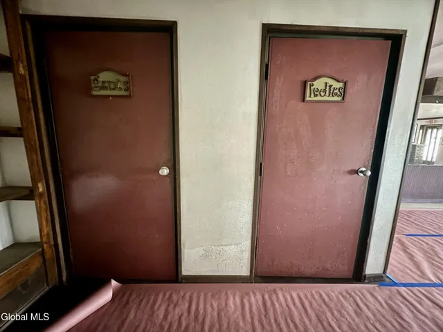 $962,000 | 46 Highway 146, Mechanicville, NY 12118