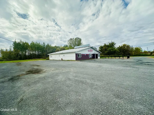 $962,000 | 46 Highway 146, Mechanicville, NY 12118