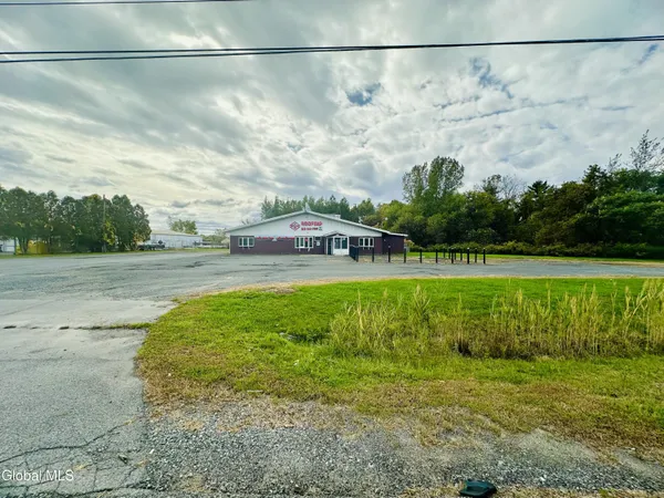 $951,900 | 46 Highway 146, Mechanicville, NY 12118