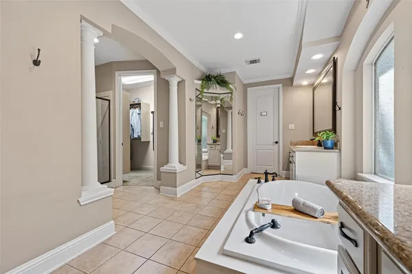 $699,999 | 2007 Cliff Manor Drive, Conroe, TX 77304