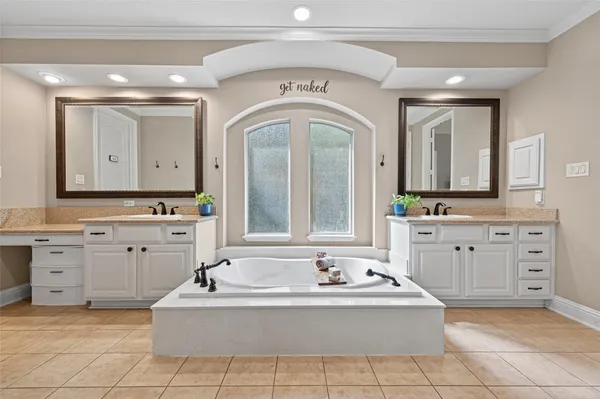 $725,000 | 2007 Cliff Manor Drive, Conroe, TX 77304