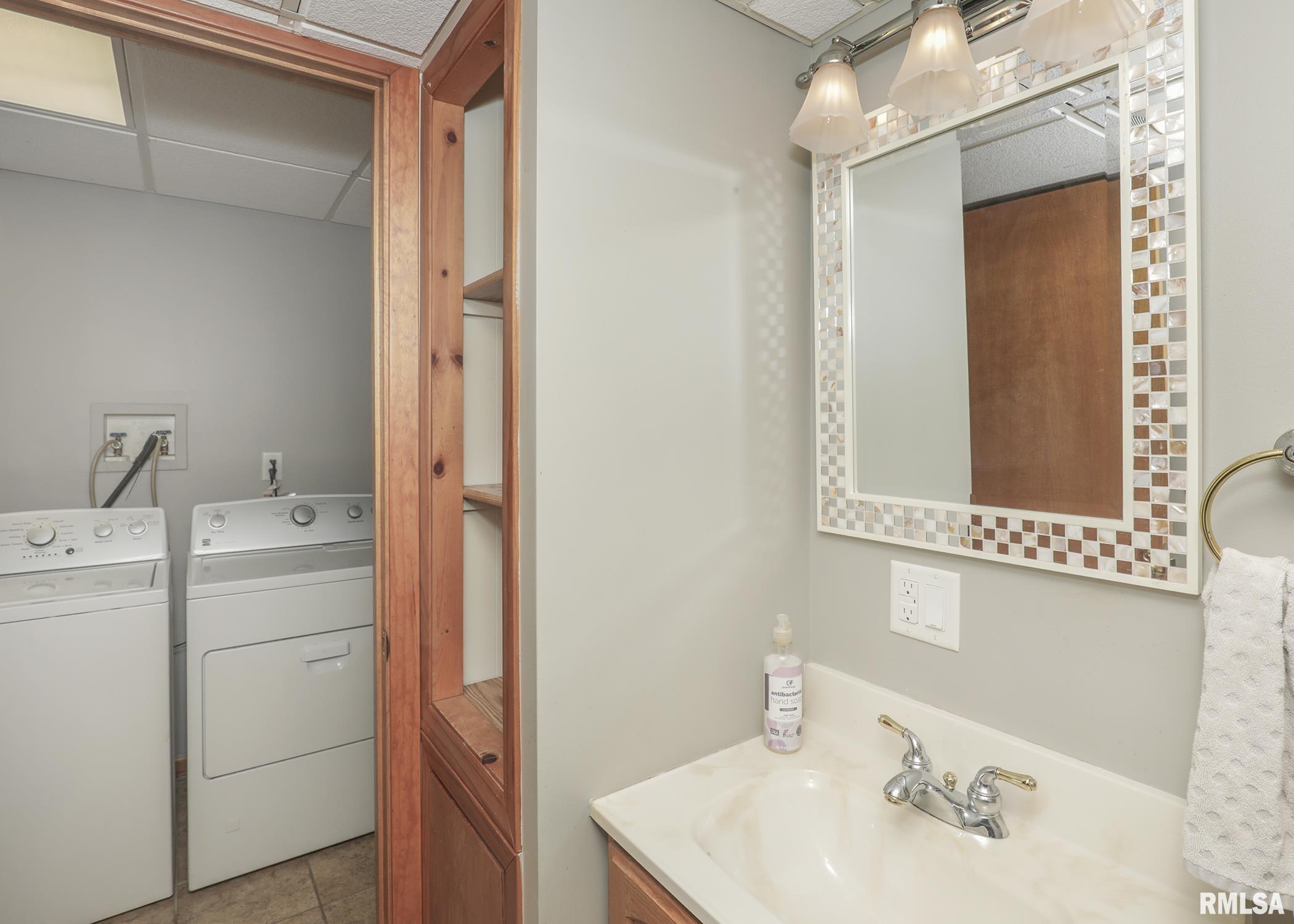 3410 Fairhaven Road Davenport, IA 52807 - Photo 24 of 28 Gallery Image 24