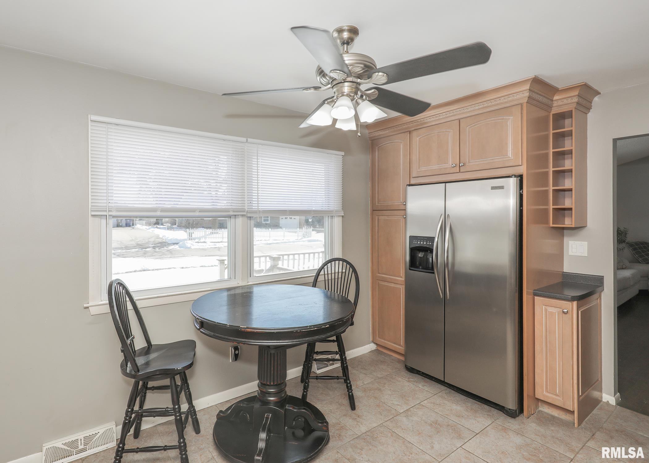 3410 Fairhaven Road Davenport, IA 52807 - Photo 6 of 28 Gallery Image 6
