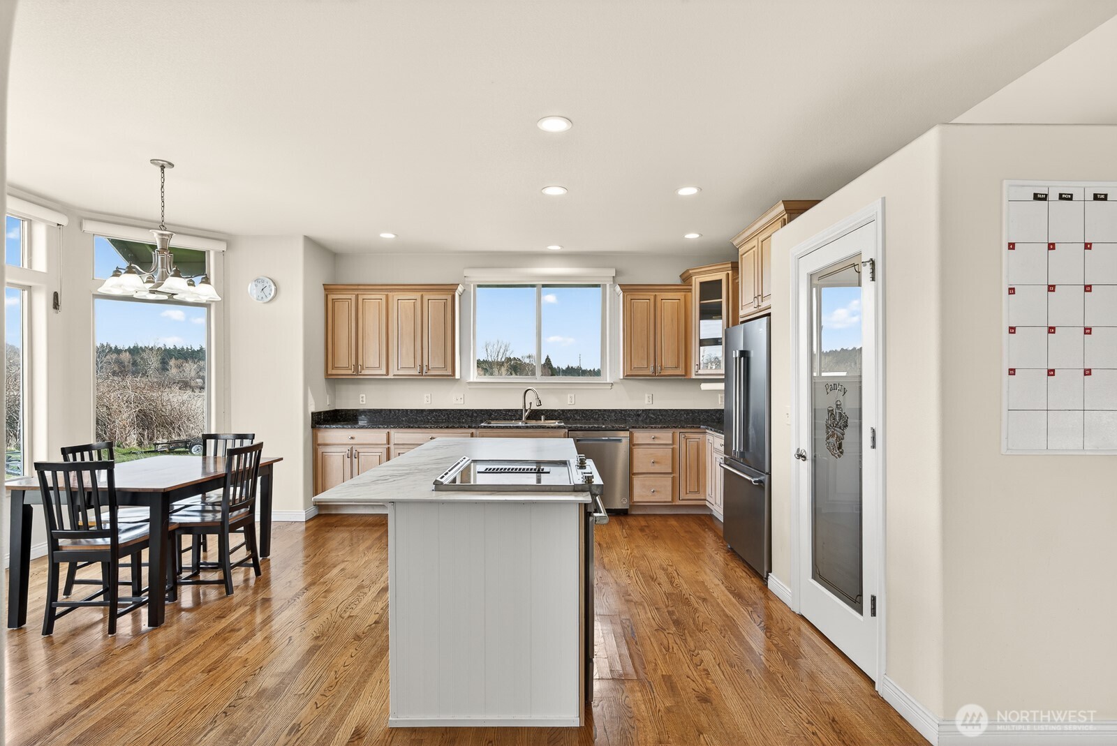 120 West Crescent Harbor Road Oak Harbor, WA 98277 - Photo 11 of 35