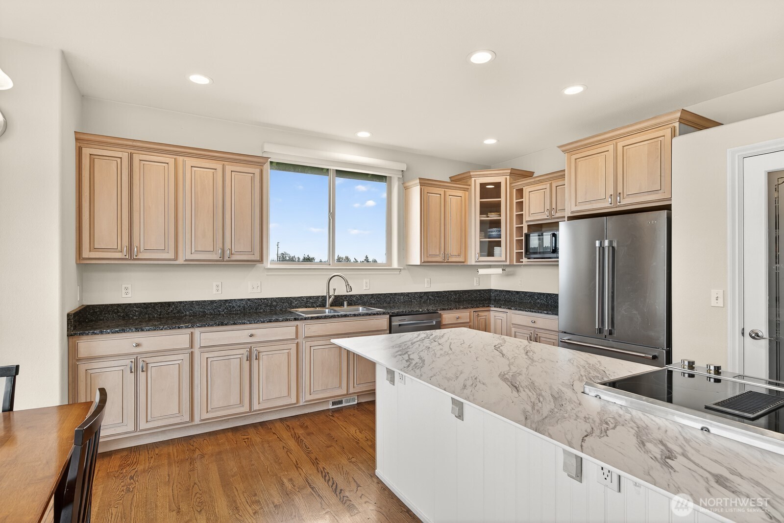 120 West Crescent Harbor Road Oak Harbor, WA 98277 - Photo 13 of 35