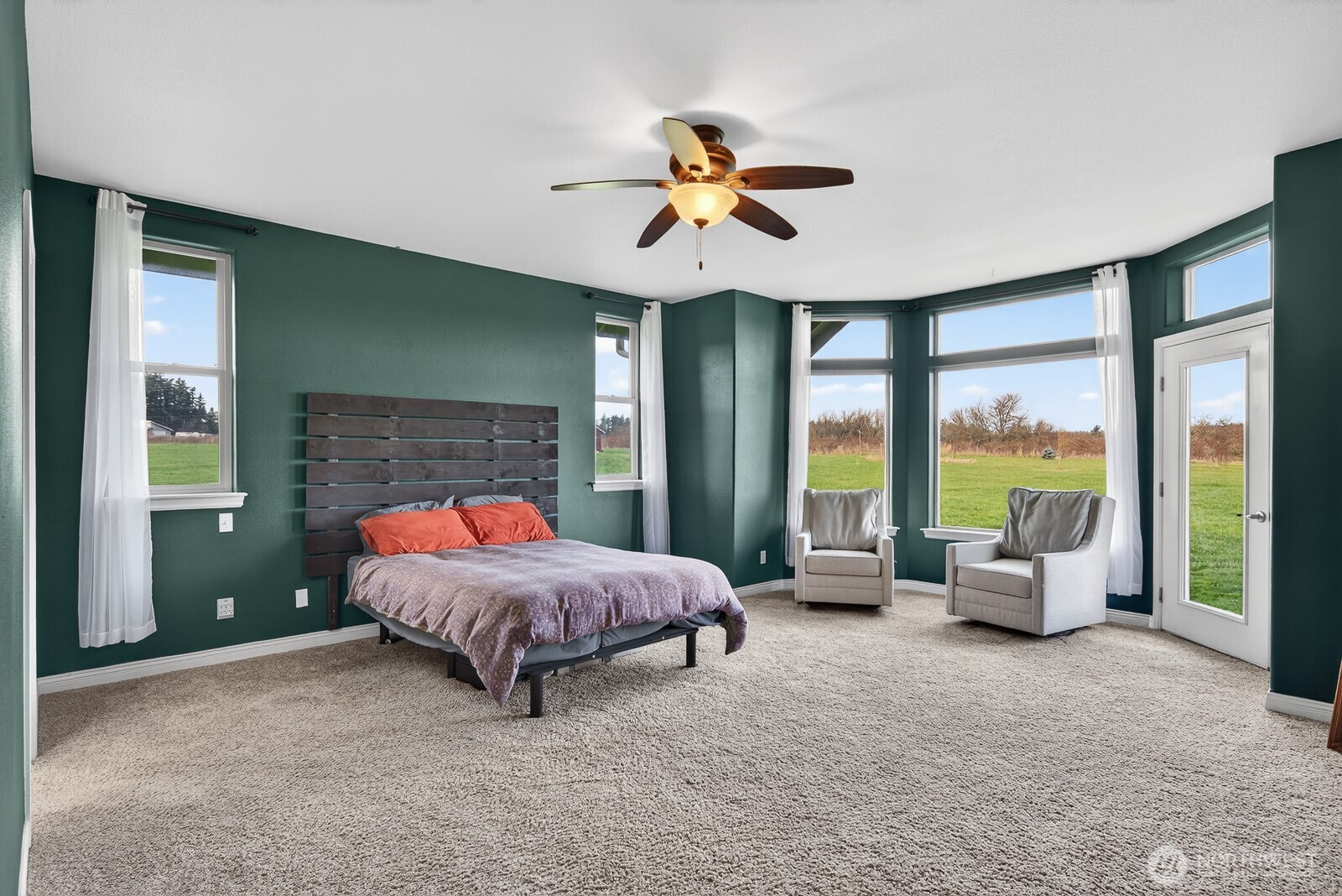 120 West Crescent Harbor Road Oak Harbor, WA 98277 - Photo 14 of 35