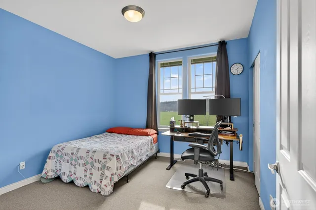 $849,000 | 120 West Crescent Harbor Road, Oak Harbor, WA 98277